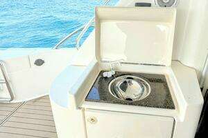 2005 Neptunus 62 Flybridge thumbnail 9
