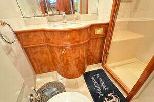 2005 Neptunus 62 Flybridge thumbnail 49