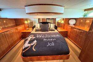 2005 Neptunus 62 Flybridge thumbnail 5