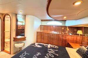 2005 Neptunus 62 Flybridge thumbnail 45