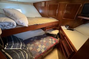 1985 Hatteras 60 Enclosed Bridge