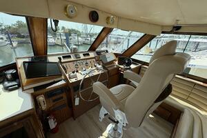 1985 Hatteras 60 Enclosed Bridge