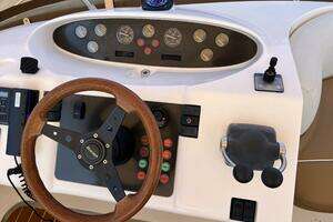 2000 Viking Princess 52 Flybridge thumbnail 40