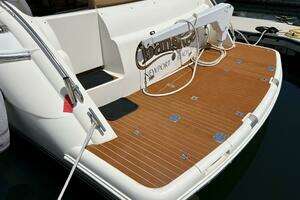 2000 Viking Princess 52 Flybridge thumbnail 11