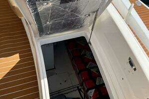 2000 Viking Princess 52 Flybridge thumbnail 28