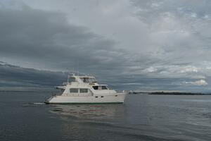 Yacht for sale KNOT R O’KY HOME