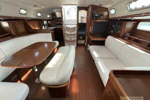 46' Beneteau salon aft