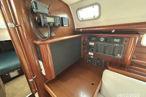 46' Beneteau nav station