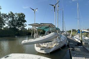 46' Beneteau aft profile