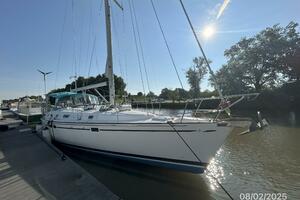 46' Beneteau starboard forward profile