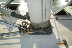 46' Beneteau mast base1