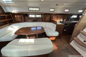 46' Beneteau salon starboard