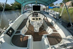 46' Beneteau cockpit forward