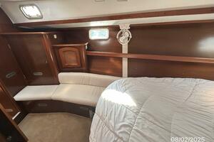 46' Beneteau forward stateroom port