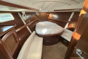46' Beneteau forward stateroom