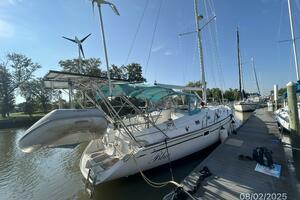 46' Beneteau starboard aft profile