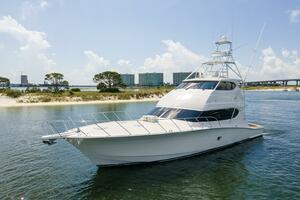 2007 68 Hatteras 68 Enclosed Bridge REFUGE Exterior Profile 