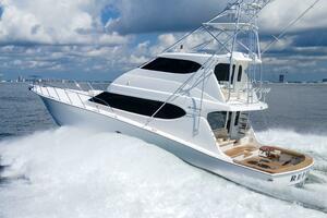 2007 68 Hatteras 68 Enclosed Bridge REFUGE Running Profile (