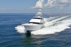 2007 68 Hatteras 68 Enclosed Bridge REFUGE Running Profile (