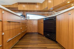 2007 68 Hatteras 68 Enclosed Bridge REFUGE Galley  (2)