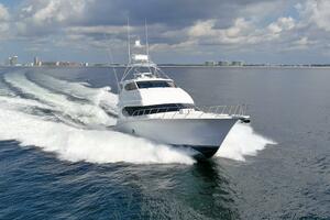 2007 68 Hatteras 68 Enclosed Bridge REFUGE Running Profile (