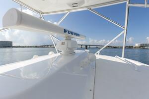 2007 68 Hatteras 68 Enclosed Bridge REFUGE Furuno Radar