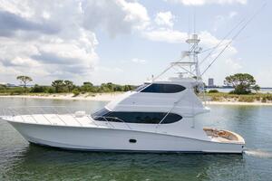 2007 68 Hatteras 68 Enclosed Bridge REFUGE Exterior Profile 