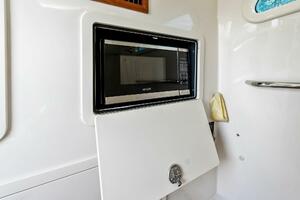 2022 Grady-White 336 Canyon - Microwave