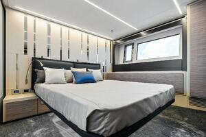 2024 Pershing 6X Master Stateroom