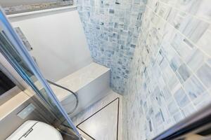 2024 Pershing 6X Master Shower