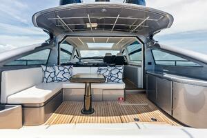 2024 Pershing 6X Salon