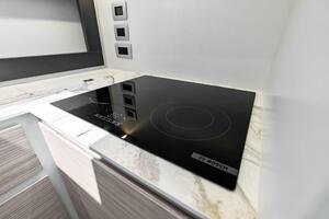 2024 Pershing 6X Galley