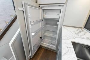 2024 Pershing 6X galley