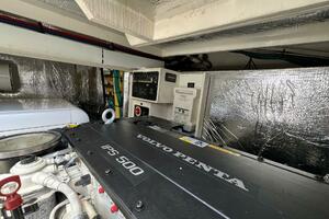 42FT (13M) CRUISERS YACHTS