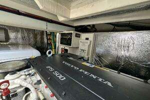 2016 Cruisers Yachts Cantius thumbnail 44