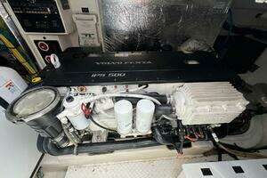 2016 Cruisers Yachts Cantius thumbnail 37
