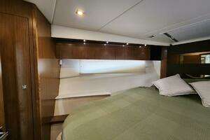 2016 Cruisers Yachts Cantius thumbnail 39