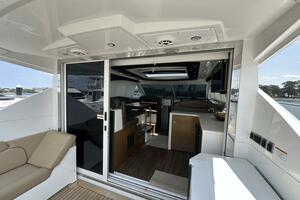 42FT (13M) CRUISERS YACHTS