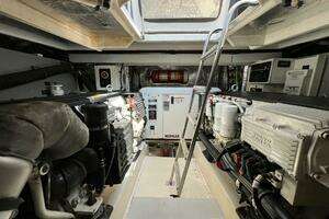 2016 Cruisers Yachts Cantius thumbnail 26