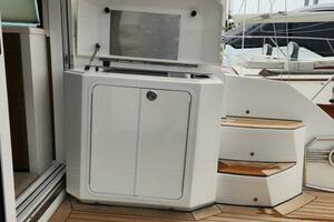 42FT (13M) CRUISERS YACHTS