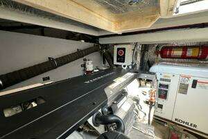 2016 Cruisers Yachts Cantius thumbnail 43
