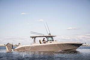 42-ft-HCB-2023-42 Lujo-Fifty Shades Of Graydon-Tampa Florida United States yacht for sale