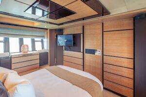 2012 Azimut Evolution thumbnail 53