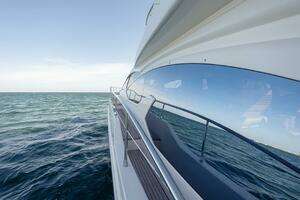 2012 Azimut Evolution thumbnail 19