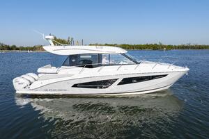 42FT (12.85M) REGAL Worth Avenue Yachts