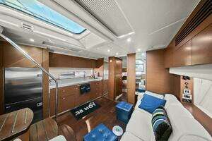 38 Hot 2012 Sea Ray 470 Sundancer Yacht For Sale in Tampa FL