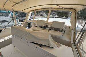 1988 Viking Motor Yacht thumbnail 15
