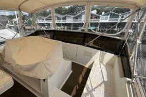 1988 Viking Motor Yacht thumbnail 13