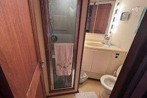 1988 Viking Motor Yacht thumbnail 26