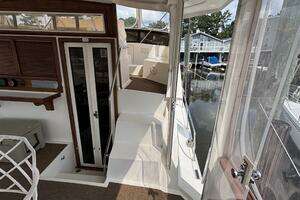 1988 Viking Motor Yacht thumbnail 12